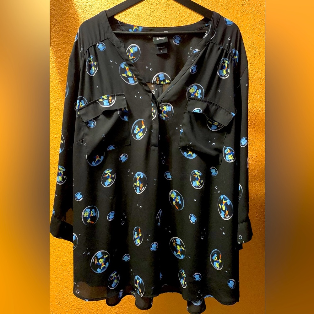 Disney Plus Size Pinocchio Jiminy Cricket Bubbles Blouse, size 5